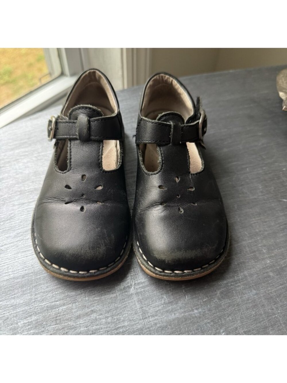 L’Amour Shoes Girls Youth 12 Mary Jane Classic Leather T-Strap Buckle